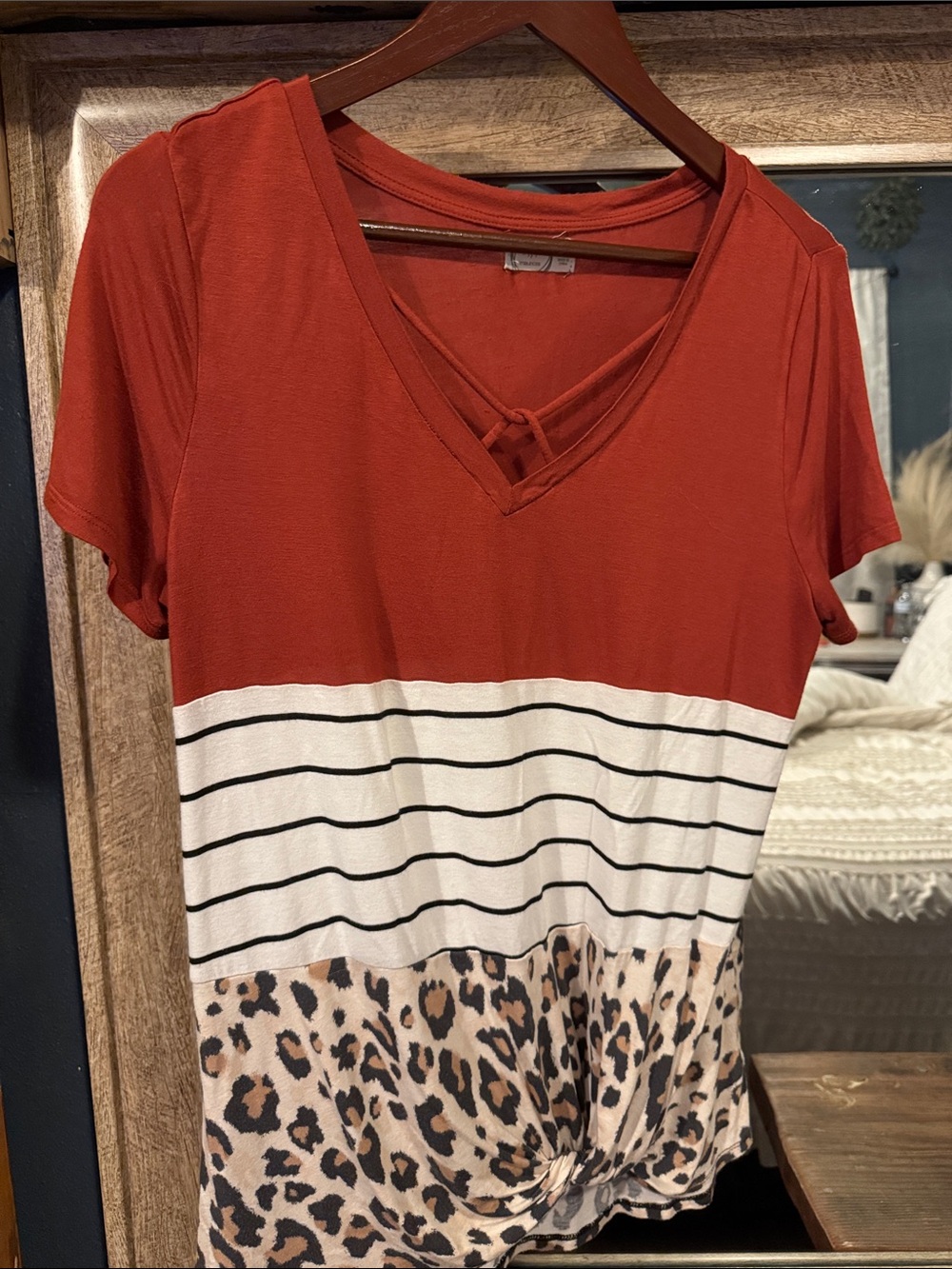 Women's Rust V-Neck Colorblock Tee with Leopard and Stripe Detail